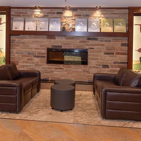 Quality Inn & Suites Val-d'Or Bagian luar foto