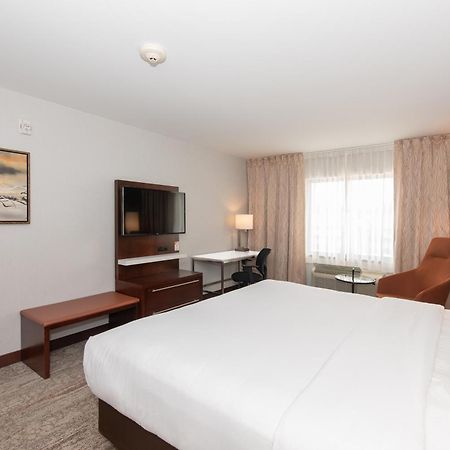 Quality Inn & Suites Val-d'Or Bagian luar foto