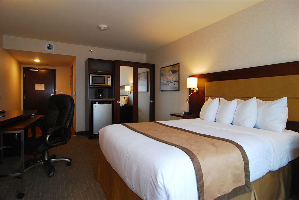 Quality Inn & Suites Val-d'Or Ruang foto