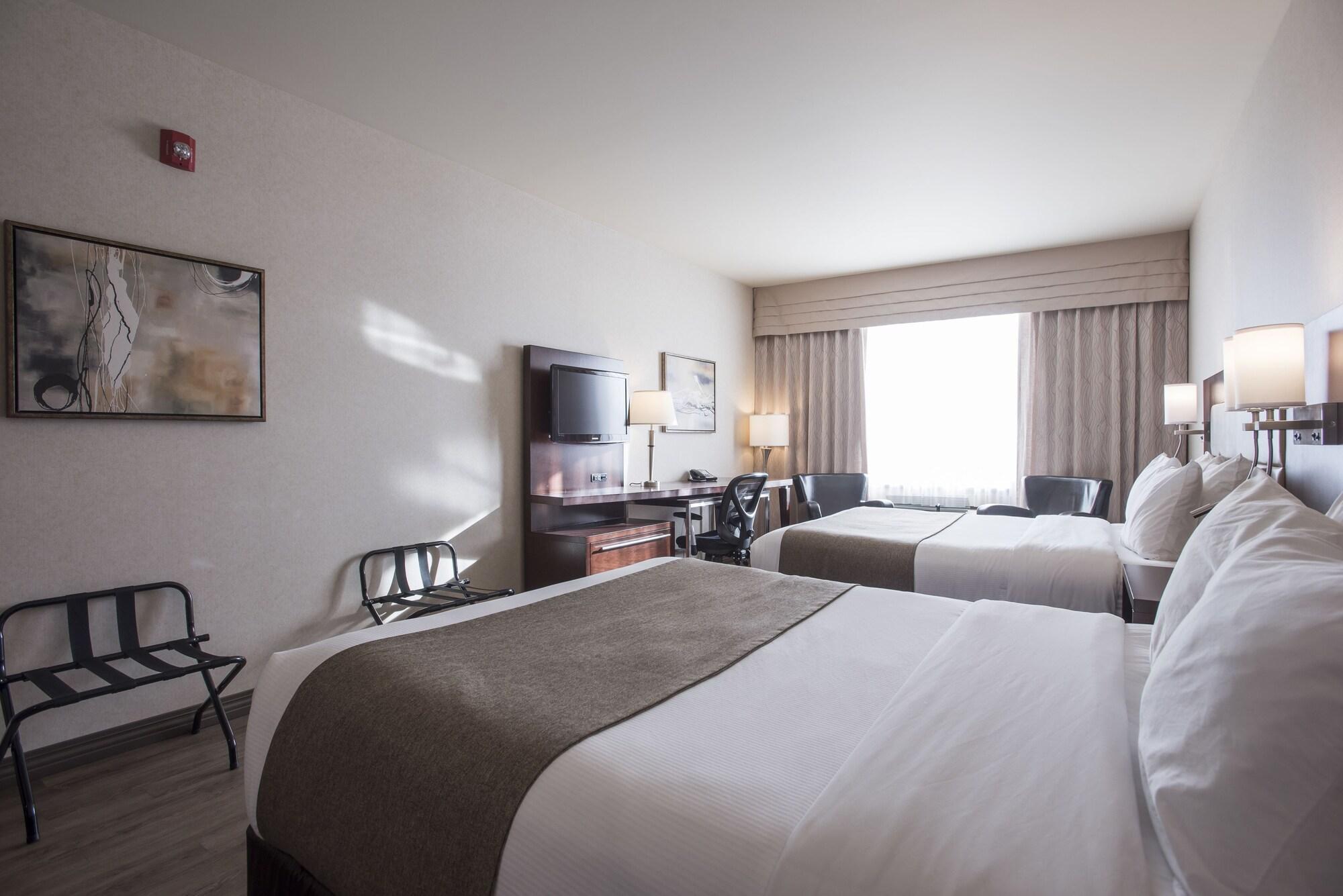 Quality Inn & Suites Val-d'Or Bagian luar foto