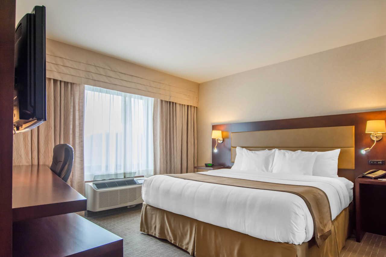 Quality Inn & Suites Val-d'Or Bagian luar foto