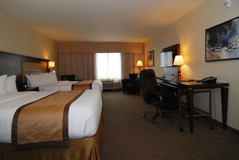 Quality Inn & Suites Val-d'Or Ruang foto