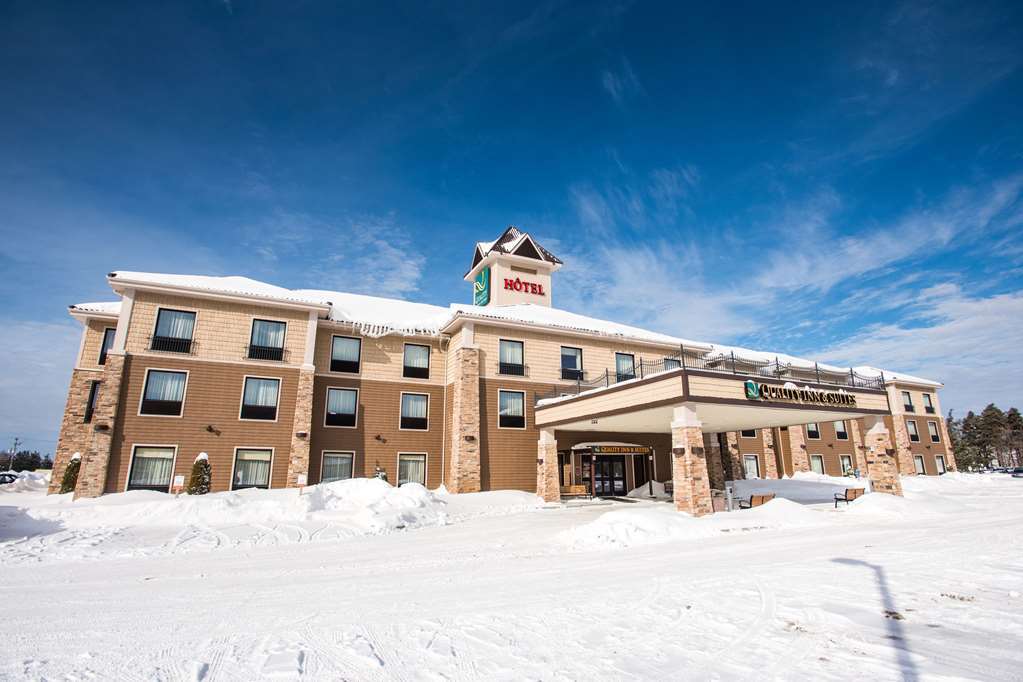 Quality Inn & Suites Val-d'Or Bagian luar foto